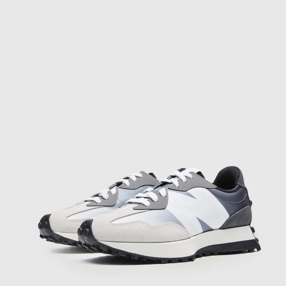 *SOLD*Figs | New Balance 327 Unisex M 7 / W 8.5
